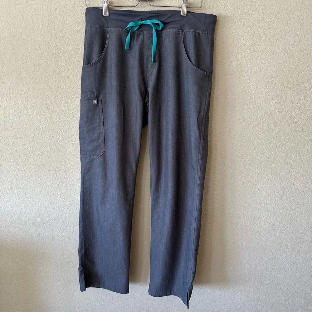 Figs Kade Graphite Cargo Women’s Scrub Pants size Medium